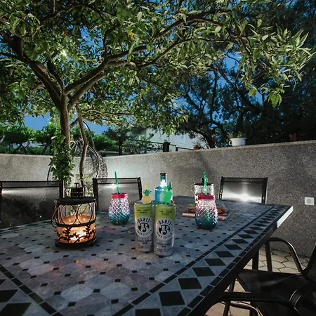 Апартаменты With Parking Space - 25102