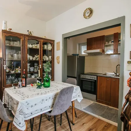 With Parking Space - 25102 Apartman Trogir