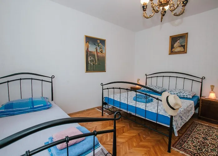 With Parking Space - 25102 Апартаменты Трогир