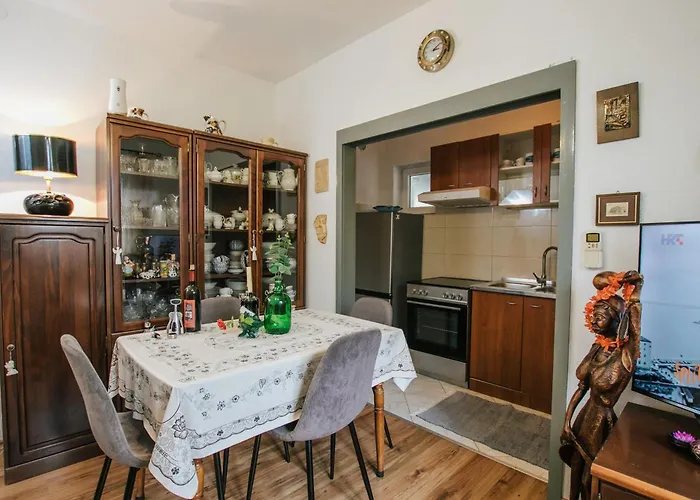 With Parking Space - 25102 Апартаменты Трогир